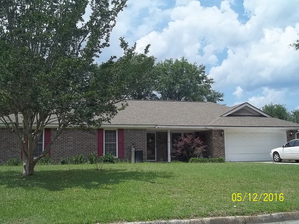 1st image of 122 Longleaf Cir