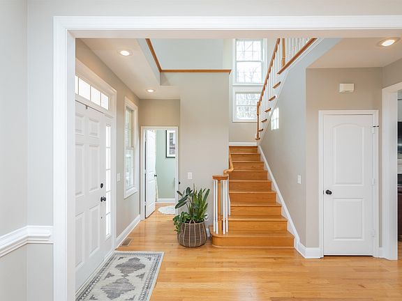 4th image of 2268 Mountain Dr