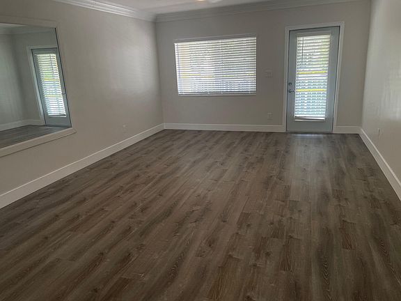 2nd image of 217 SE 20th Ave APT 7