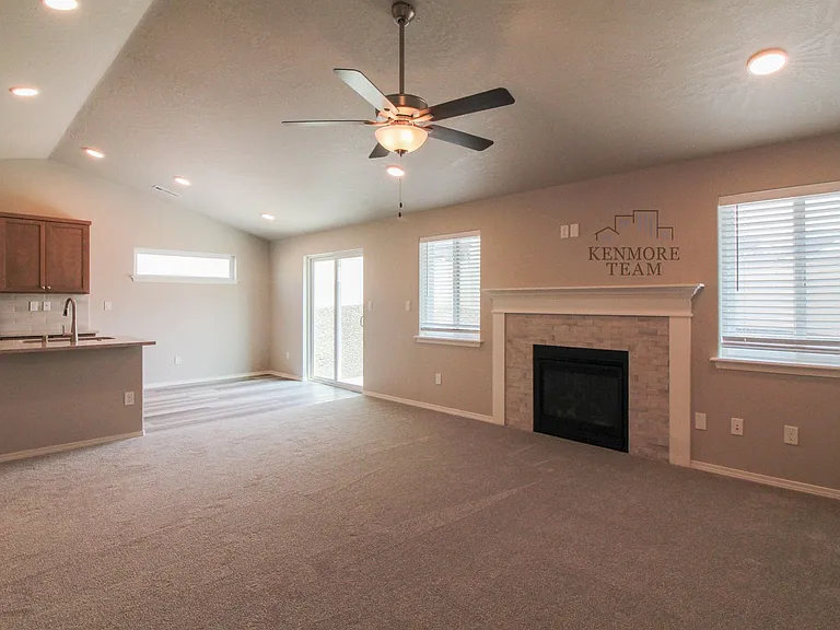 2631 Young Ct — Photo 10