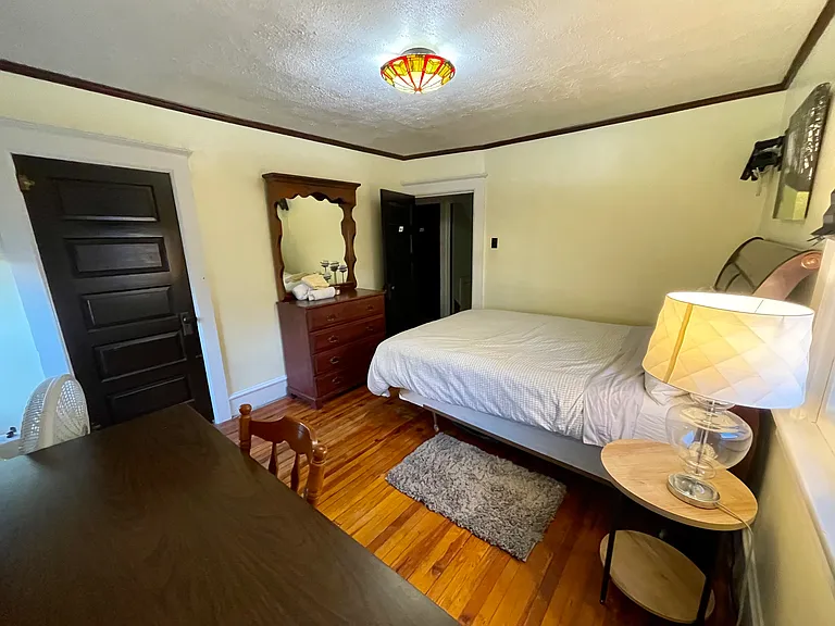 924 Park Ave — Photo 18