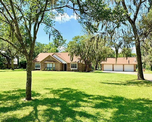 211 Bayou Rd, Lake Jackson, TX 77566 | Zillow