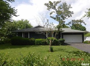 832 Page St, Kewanee, IL 61443