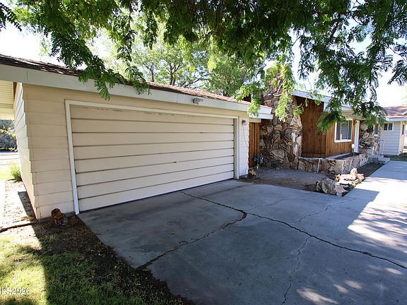 5th image of 452 S California St