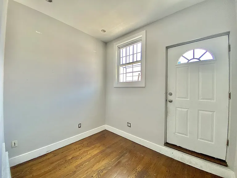 12 Underhill Ave #4L — Photo 6