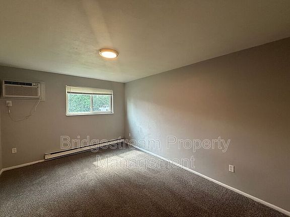 3rd image of 75 N Gebhart Church Rd Unit B