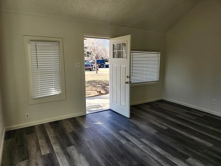 2304 S Williams St — Photo 12