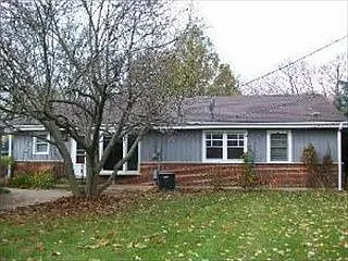 5715 Woodland Dr photo 1