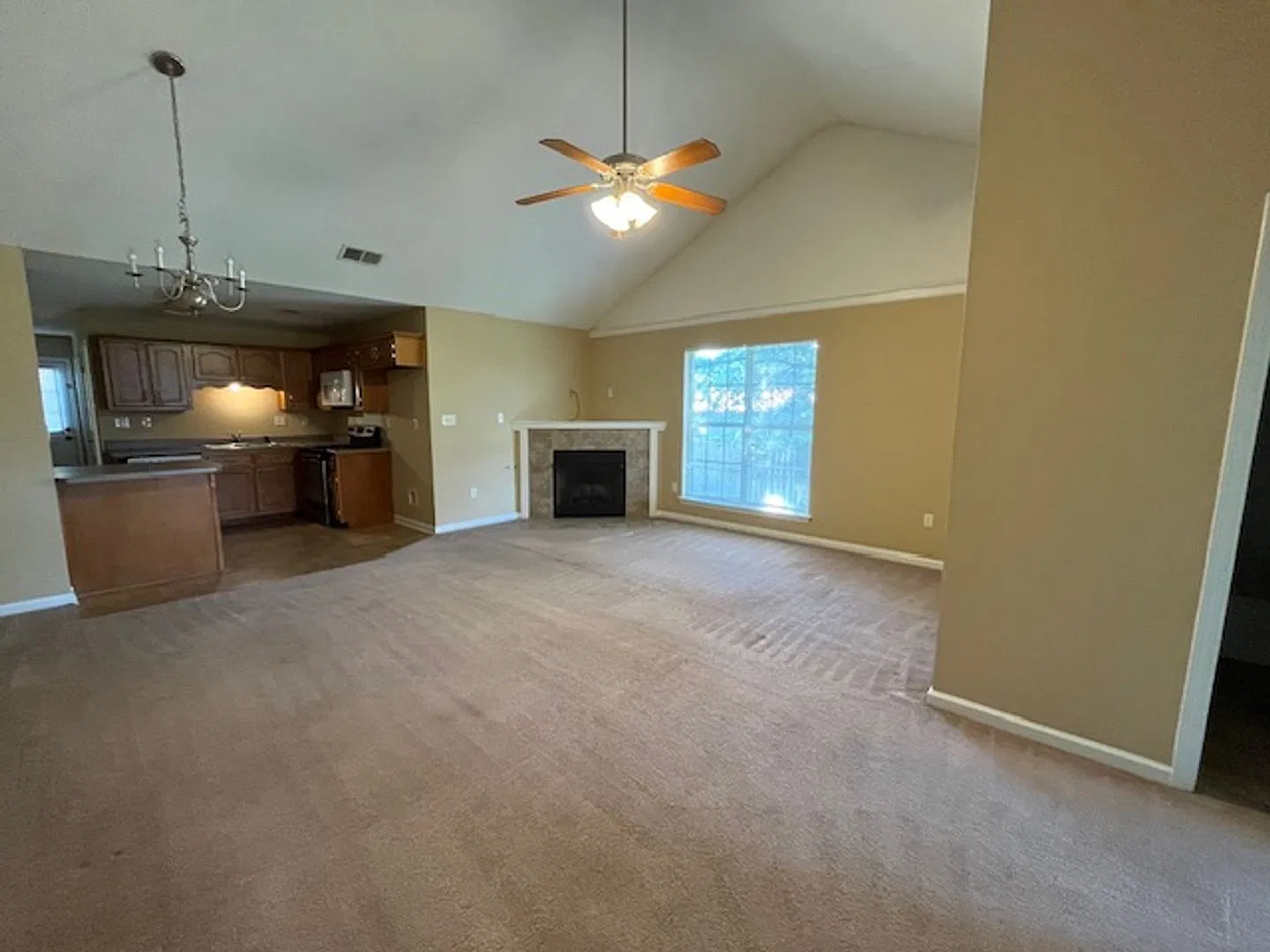 Renovated 2 Bedroom 2 Bath Home for Rent! — Photo 2