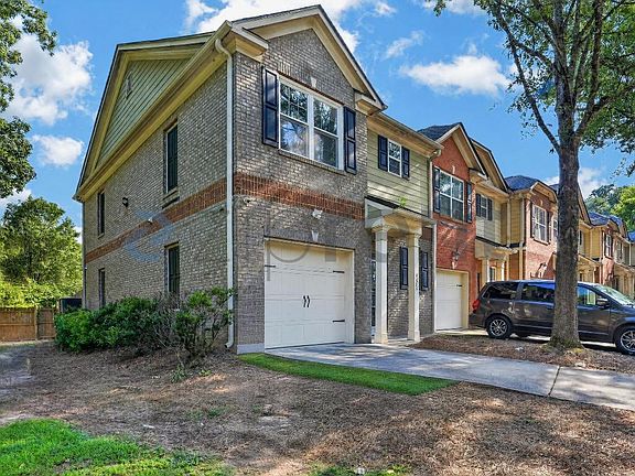 2nd image of 4251 Youngstown Cir