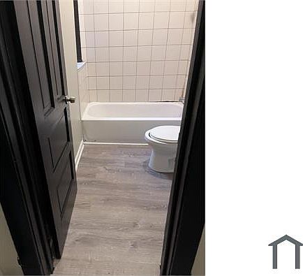 1st image of 6242 S Vernon Ave #2N
