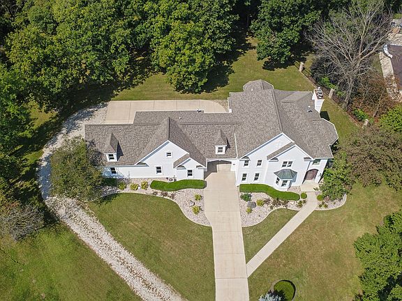 2nd image of 2027 Oak Forest Dr