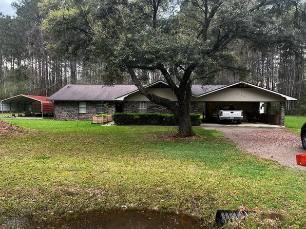 1003 Willow St, Sandersville, MS 39477