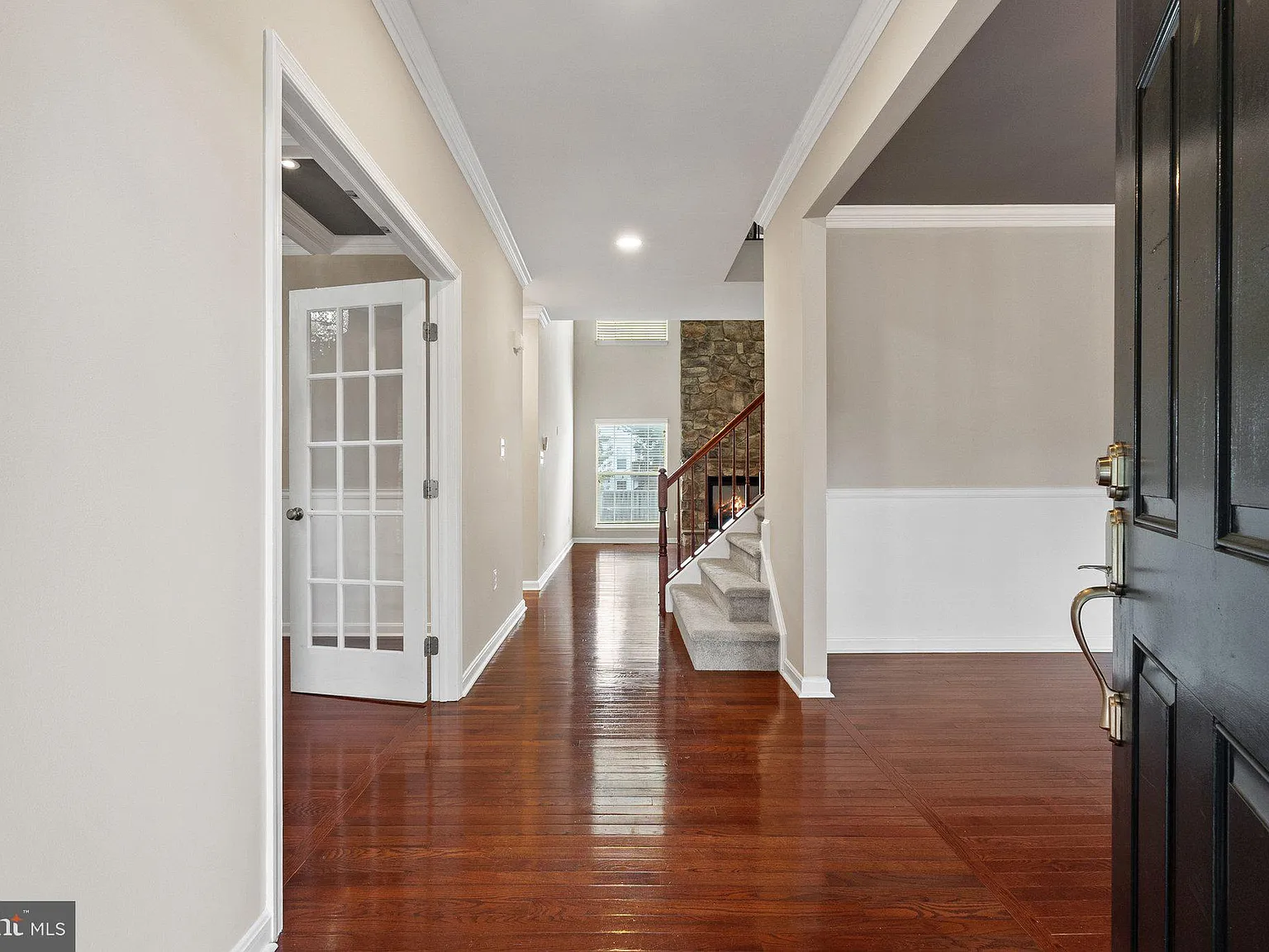 5 bed, 4.0 bath, 3928 sqft, $4,200 — Photo 3