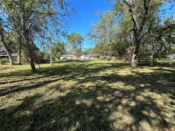 1106 Earley St, Sweeny, TX 77480