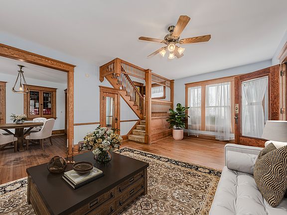 3rd image of 1021 W Highland Ave