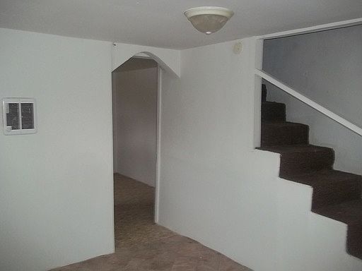 2nd image of 1007 1/2 N Elgin St