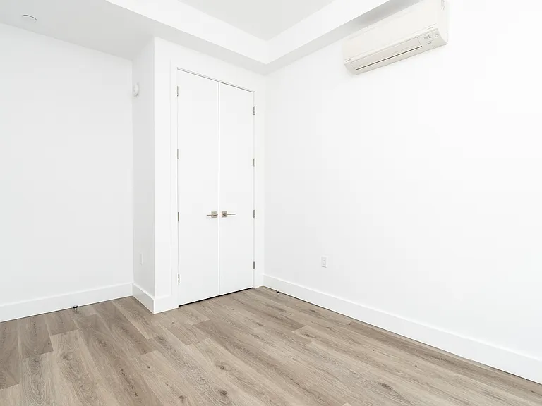 322 Grand Concourse #906 — Photo 13