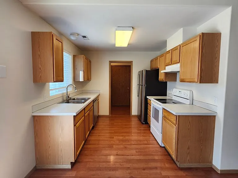4914 Sinai Dr — Photo 6