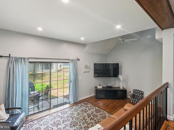 2nd image of 12 Barnes Ln