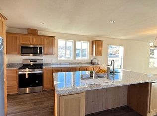 200 Harmony Ln, Sun Valley, NV