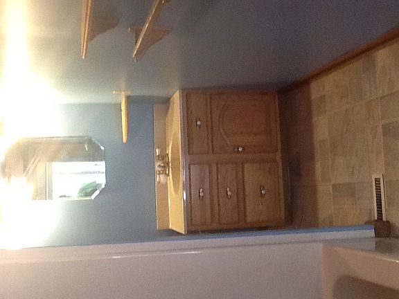 Bath vanity
