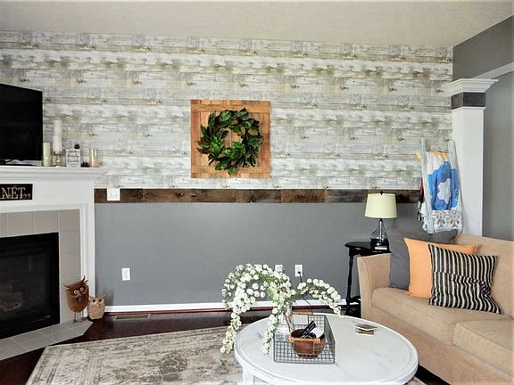 4th image of 605 Radnor Ln