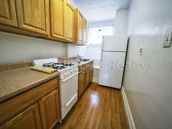 2nd image of 3049 34th St #1F