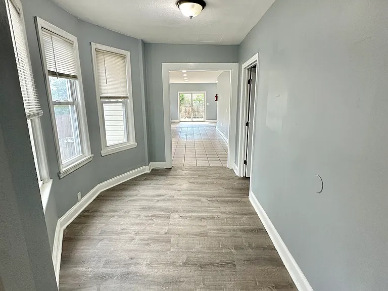 119 Evergreen Ave — Photo 7
