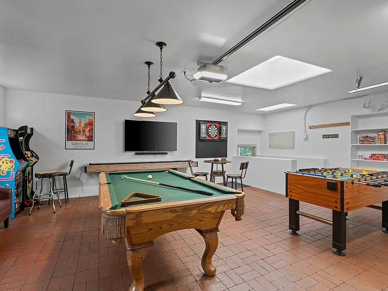 970 Thunderbird Ct — Photo 43