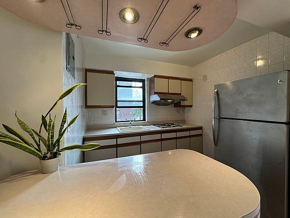 4th image of 39-49 48th Ave #2