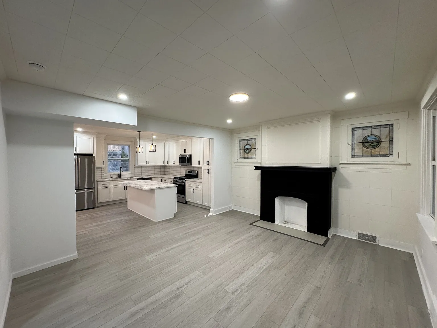 4 bed, 2.5 bath, 1766 sqft, $2,000 — Photo 4
