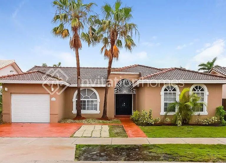8723 NW 142nd Ln — Photo 1