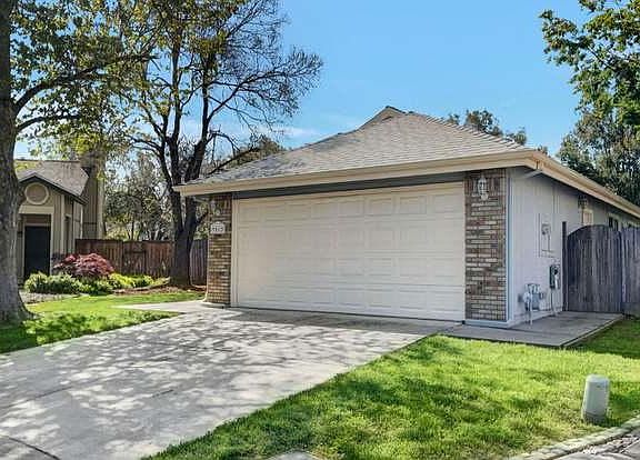 4th image of 9563 Beaver Tail Ct