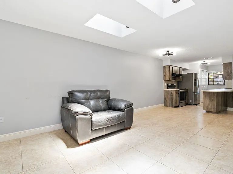 3528 Bay Ct — Photo 14