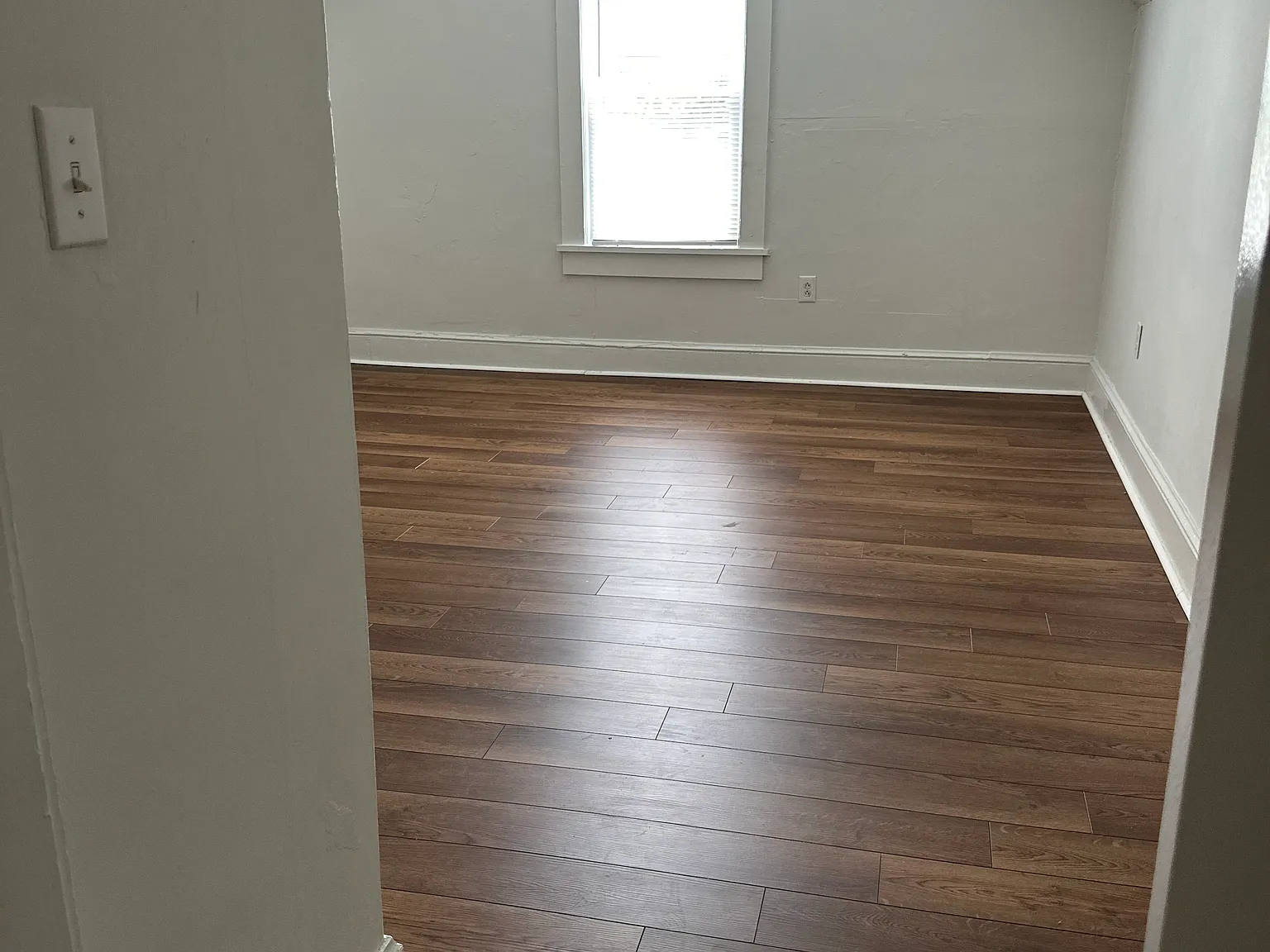 5 bed, 1600 sqft, $1,595 — Photo 2