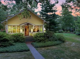 143 Elizabeth St, Saugatuck, MI 49453