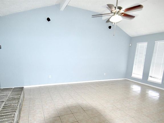 3rd image of 208 Morningside Dr