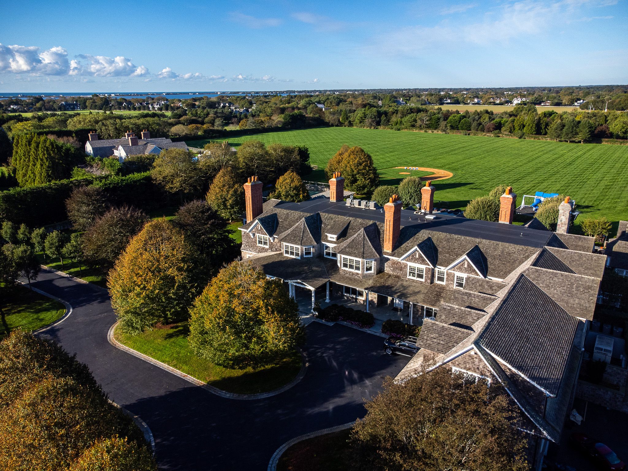 612 Halsey Ln, Bridgehampton, NY 11976 Out East