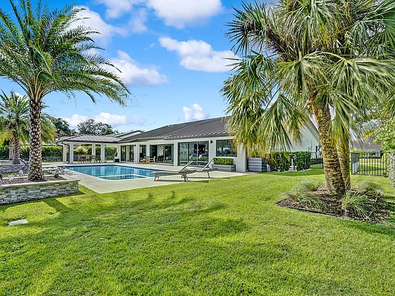 4th image of 4215 Live Oak Boulevard