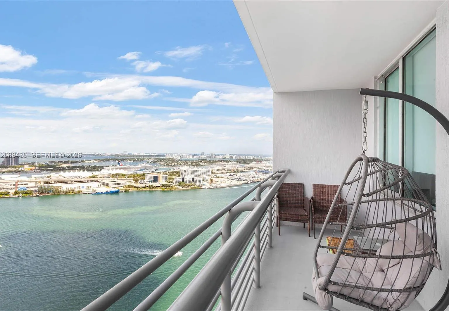 One Miami East Condo — Photo 1