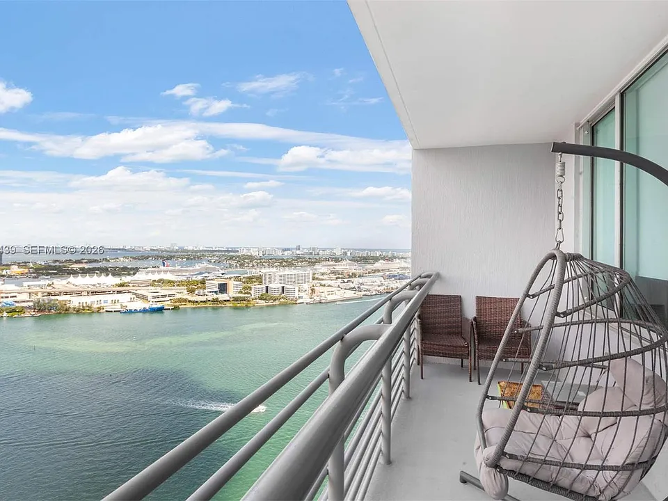 335 Biscayne Blvd #3904