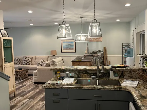 200 W Mesquite St #5, South Padre Island, TX 78597