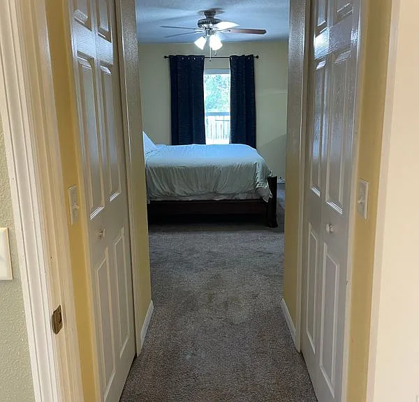 562 SE Walters Ter — Photo 7