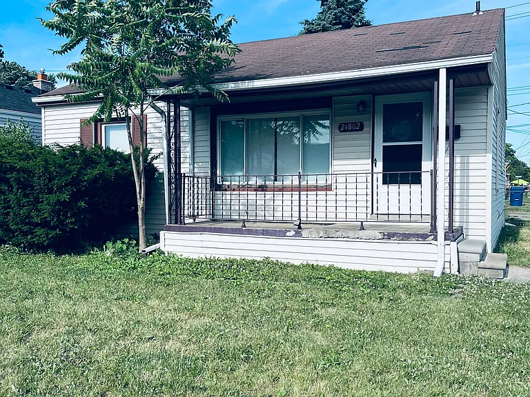 24802 Lambrecht Ave — Photo 1