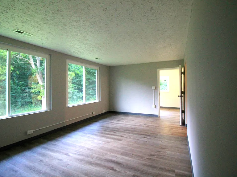 111 Bennett Ln — Photo 4