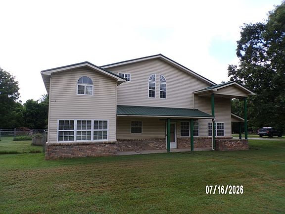 2nd image of 3049 N Arkansas St