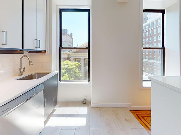 3rd image of 85 Hanson Pl #3
