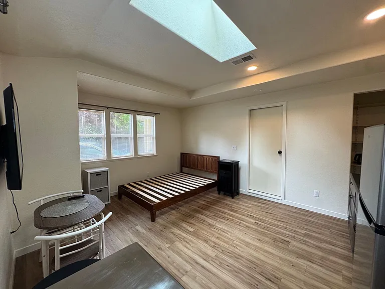 346 California Ave — Photo 6