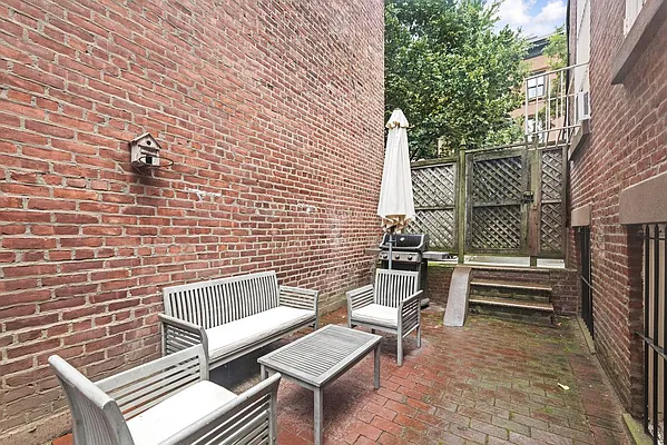 Sold by Compass | media 5